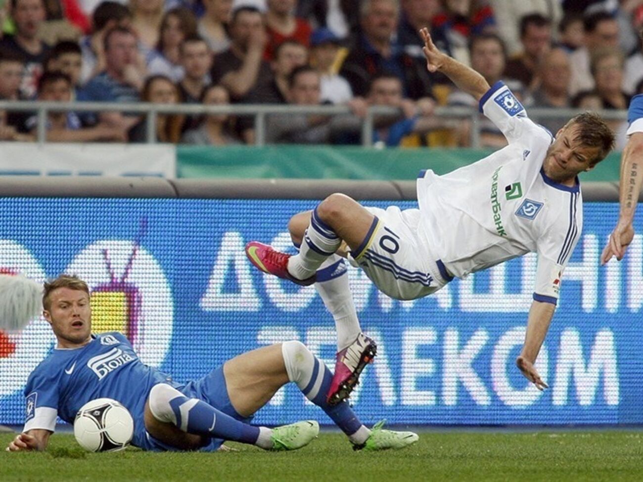 "Динамо" обыграло "Днепр" в центральном матче тура