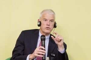 Стивен Пайфер считает, что Украина должна проводить реформу децентрализации