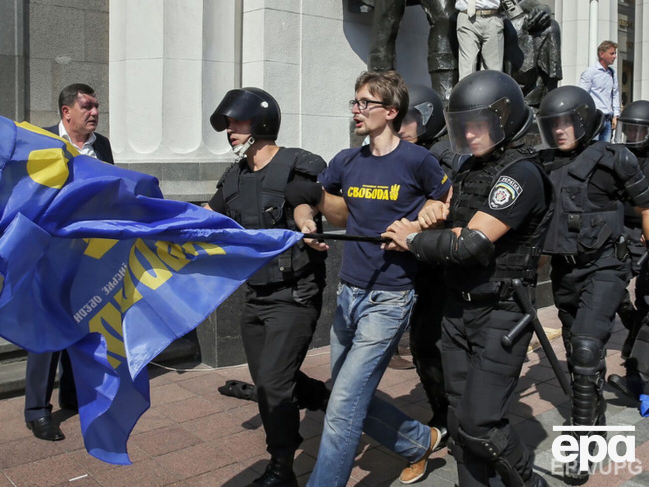 В целом после столкновений под Радой был задержан 31 участник акции протеста