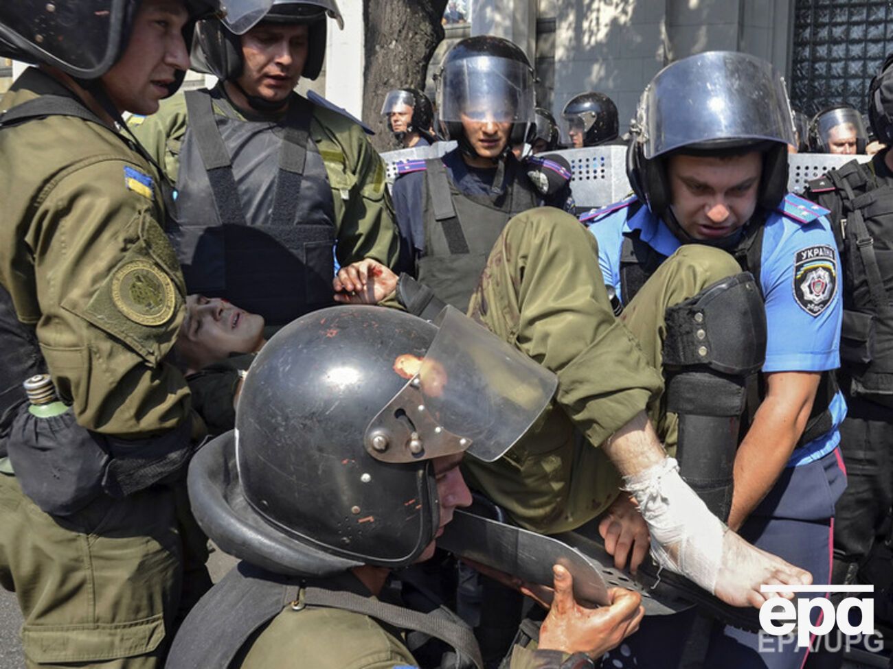 Милиция объявила сбор средств для пострадавших под Радой силовиков