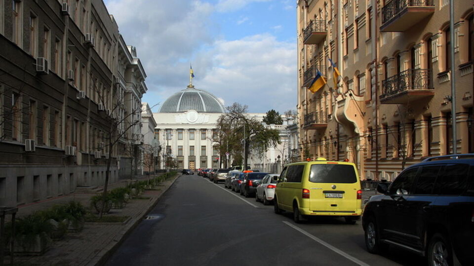 Милиция ищет человека, который оставил ложное сообщение о минировании украинского парламента