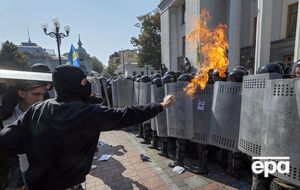 В столкновениях пострадали более 100 правоохранителей
