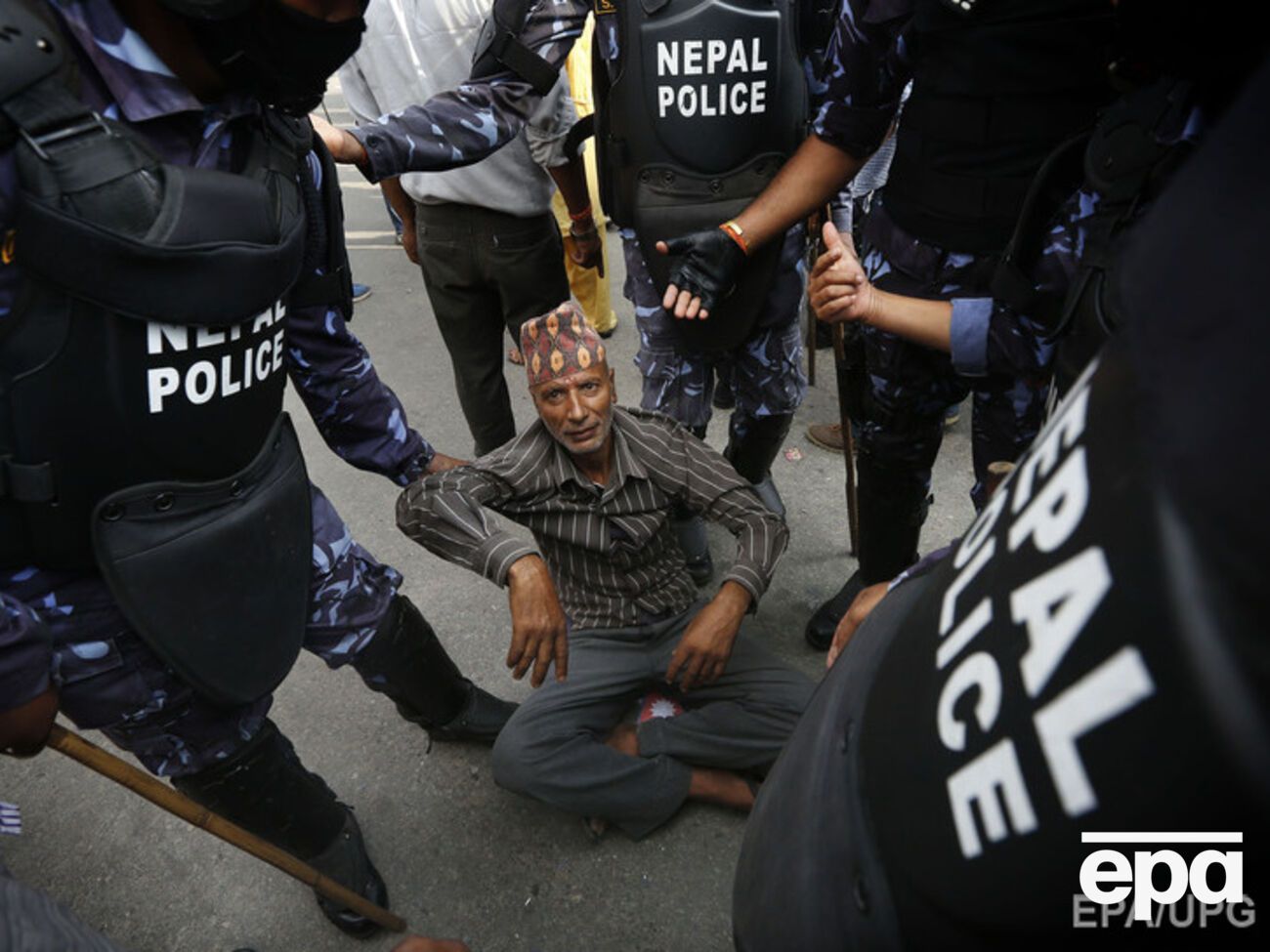 За последние сутки в Непале погибли пятеро протестующих