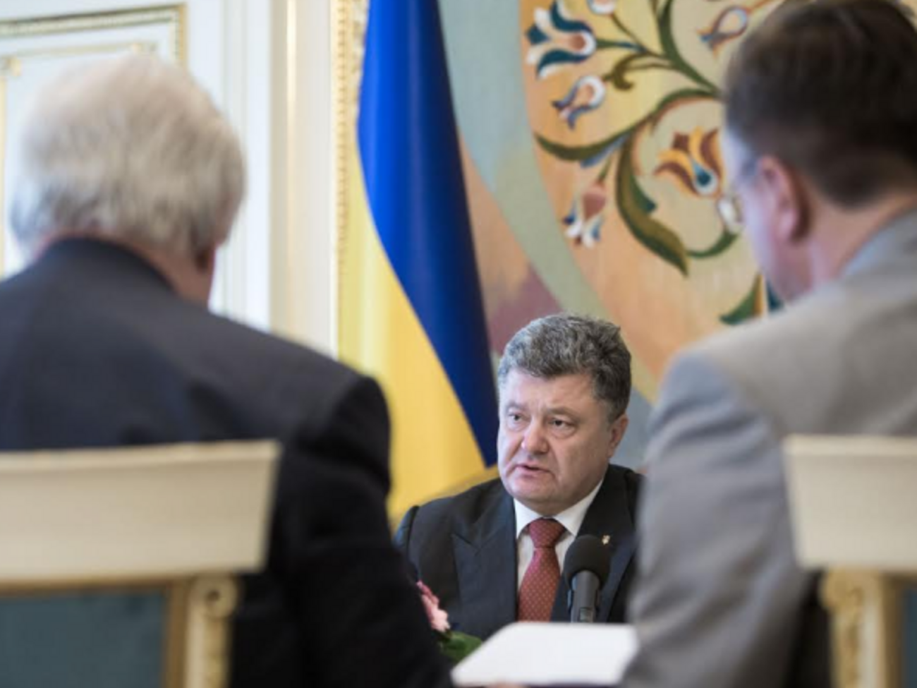 Шокин отчитался перед президентом о расследовании столкновений под Радой