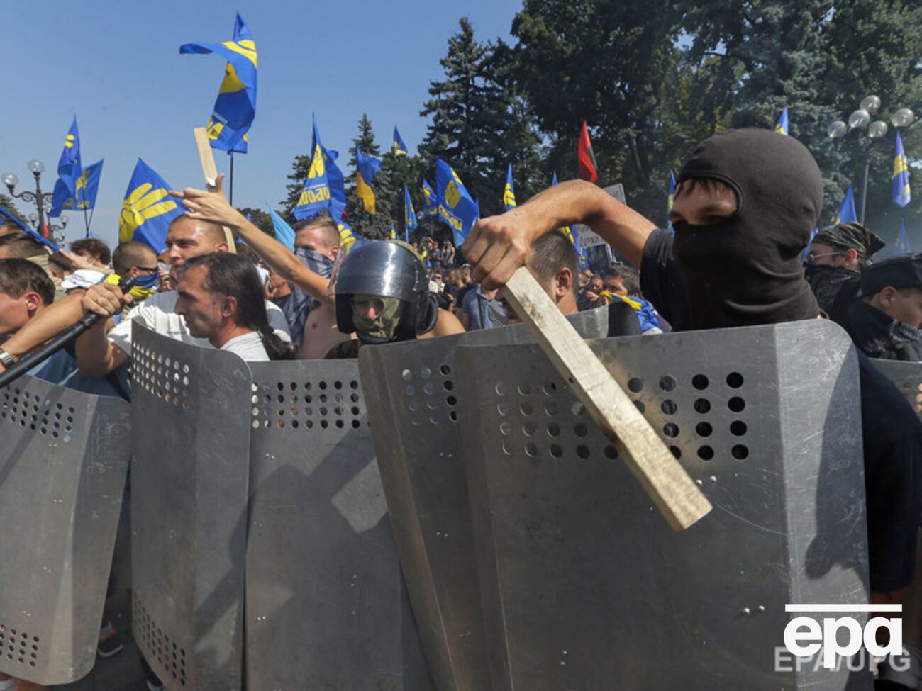 Наблюдатели отслеживали вчерашние столкновения под Радой