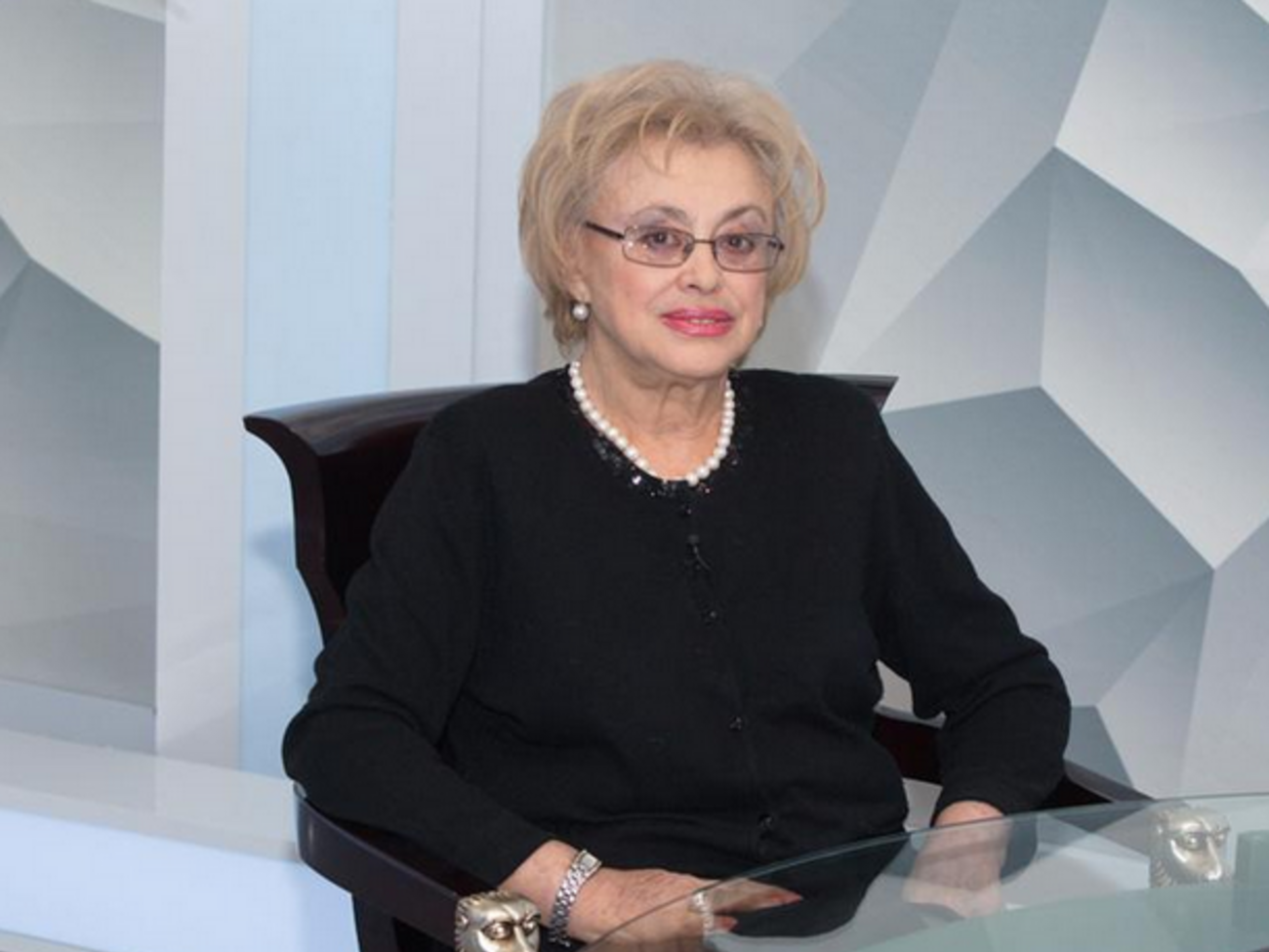 Мира Тодоровская: Остался еще один сценарий Петра Ефимовича. Я хочу снять по нему фильм в Украине, под Херсоном. Не знаю, можно ли туда поехать…