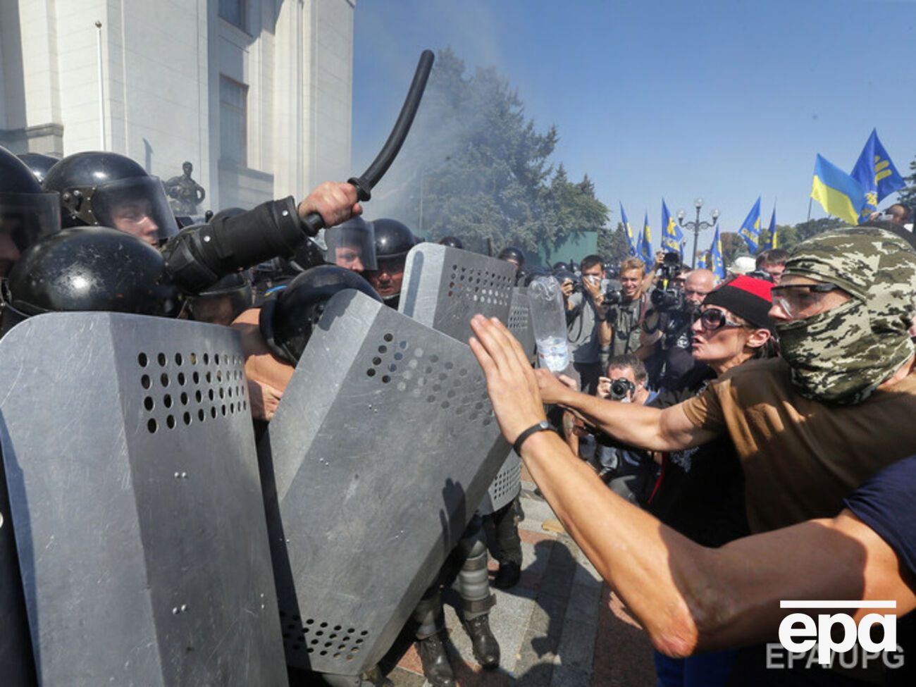 Милиция подготовила повестки о вызове на допрос лидеров "Свободы", которые участвовали в столкновениях под ВР