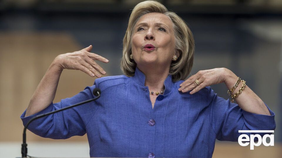 Клинтон: То, что Путин может встать и сказать: "Я буду вашим следующим президентом", имеет свою привлекательность