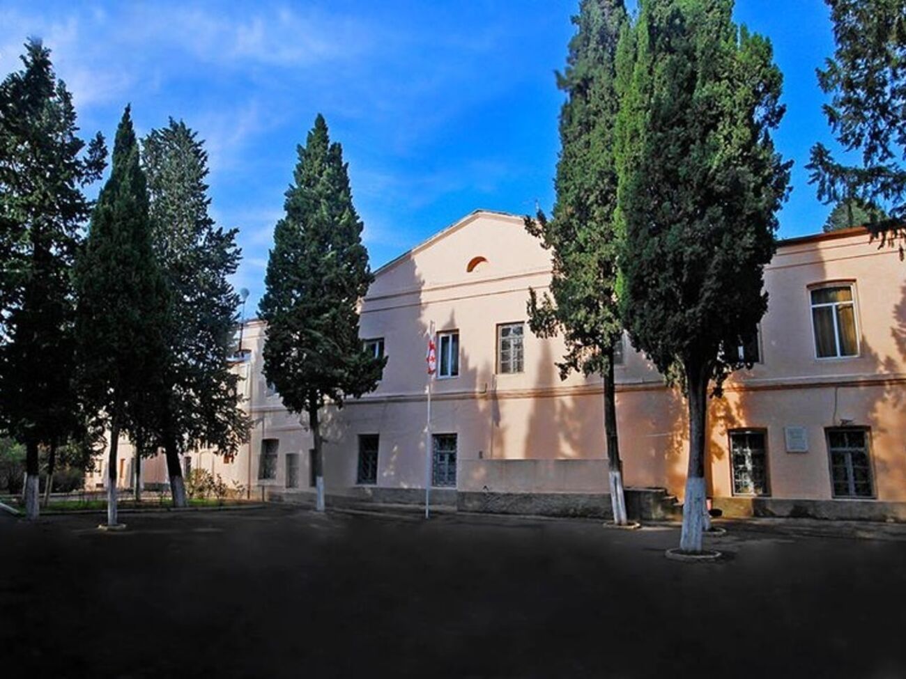 Учебники были изъяты в школе "Интеллект"