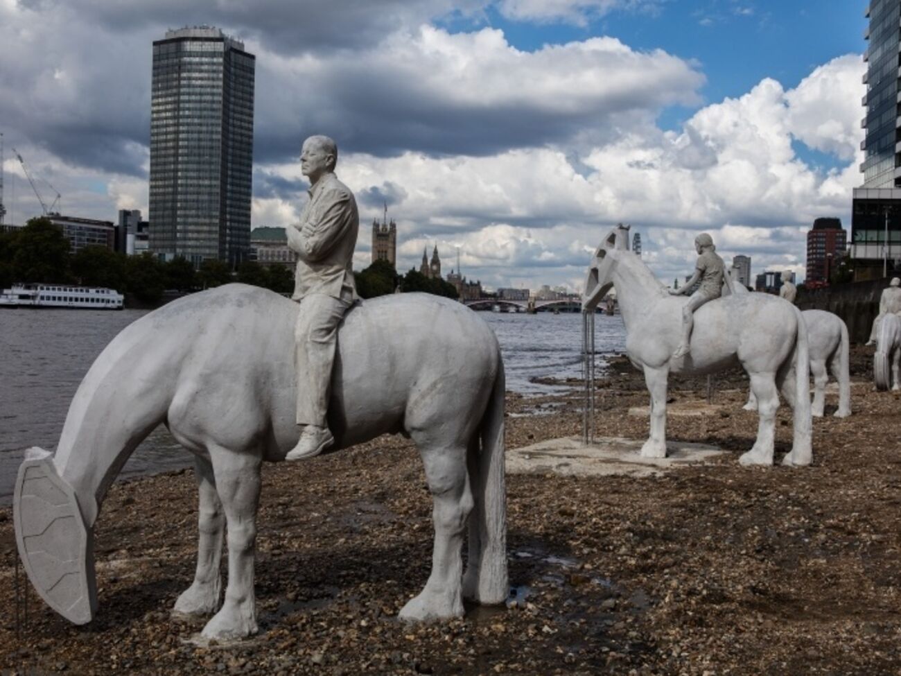 "Всадники промышленного апокалипсиса"