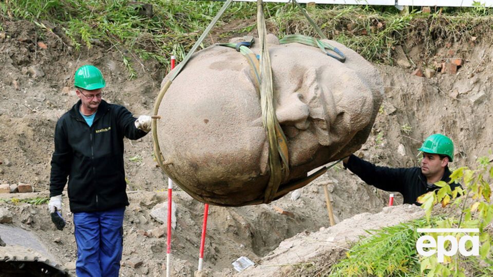 Под Берлином откопали голову Ленина