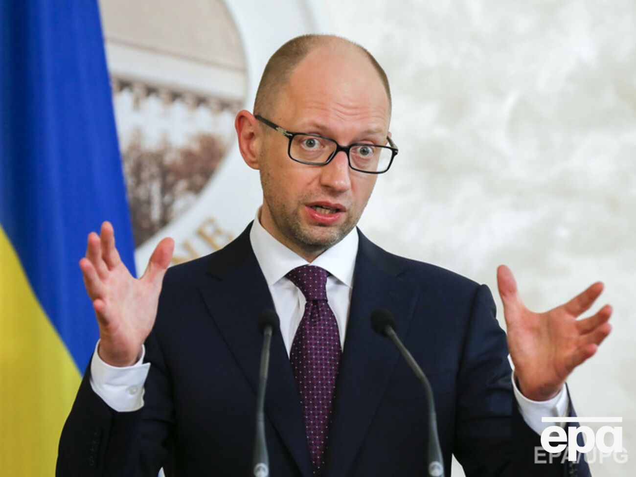 Яценюк подчеркнул, что украинское воздушное пространство закрыто для российских самолетов, следующих в Сирию