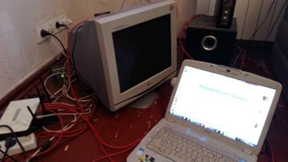 Злоумышленники через интернет с помощью IP-телефонии, в обход международных центров коммутации, получали международный телефонный трафик