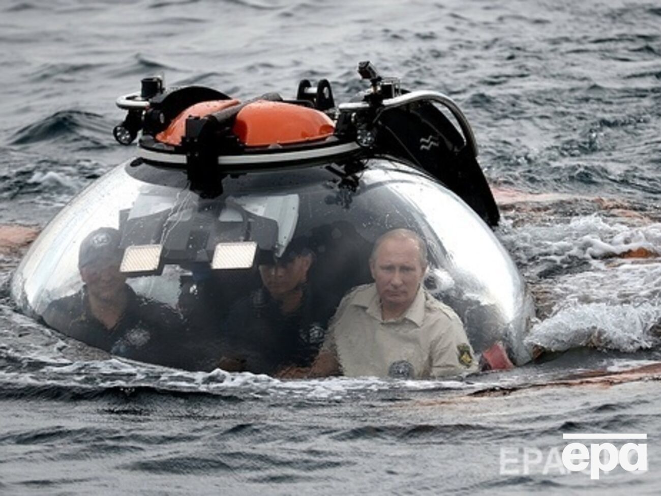 33% опрошенных заявили, что погружение Путина на дно Черного моря не вызвало у них никаких особых чувств