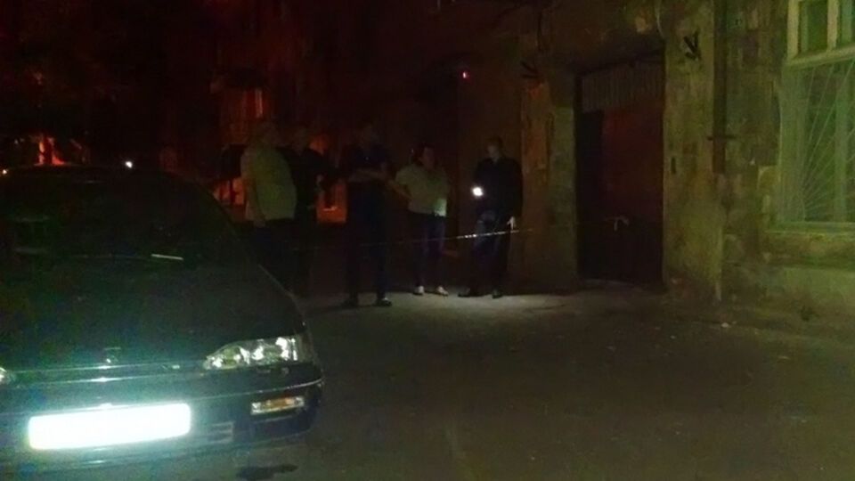 Осколки гранаты посекли автомобиль, пострадавших нет