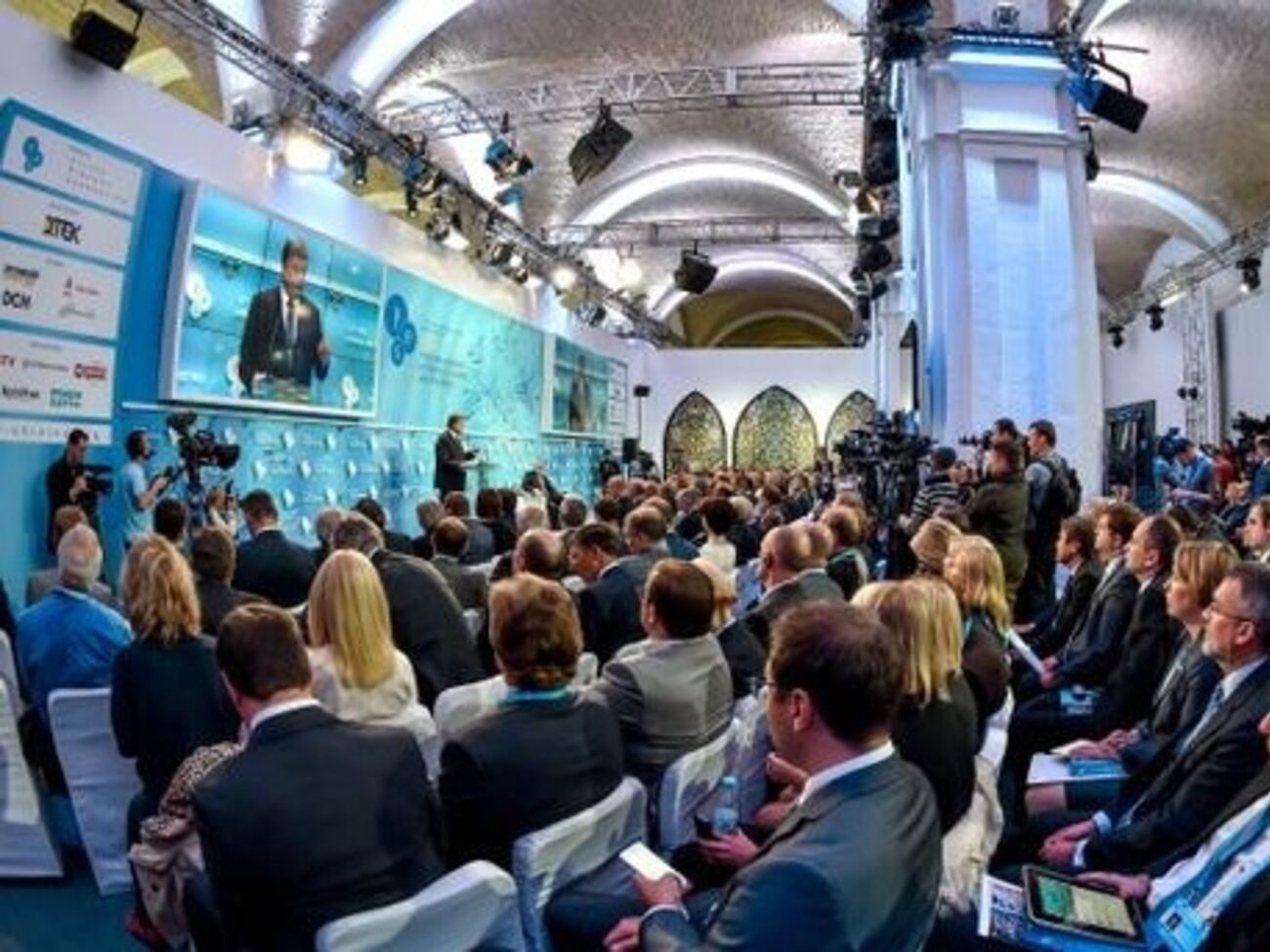 Петр Порошенко призвал Запад заставить Россию выполнять мирные договоренности