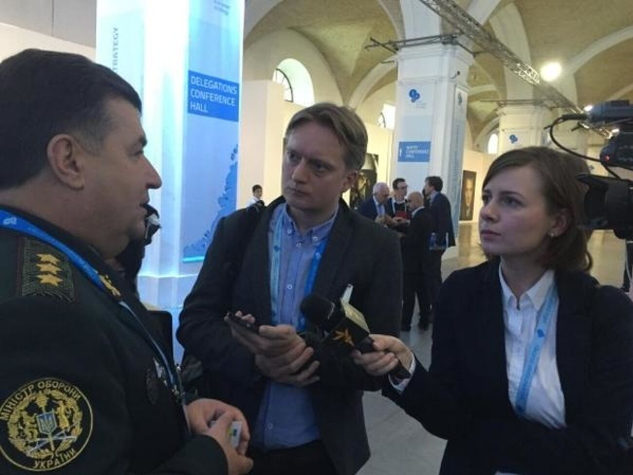 Министр обороны Полторак выразил уверенность в боеготовности украинской армии