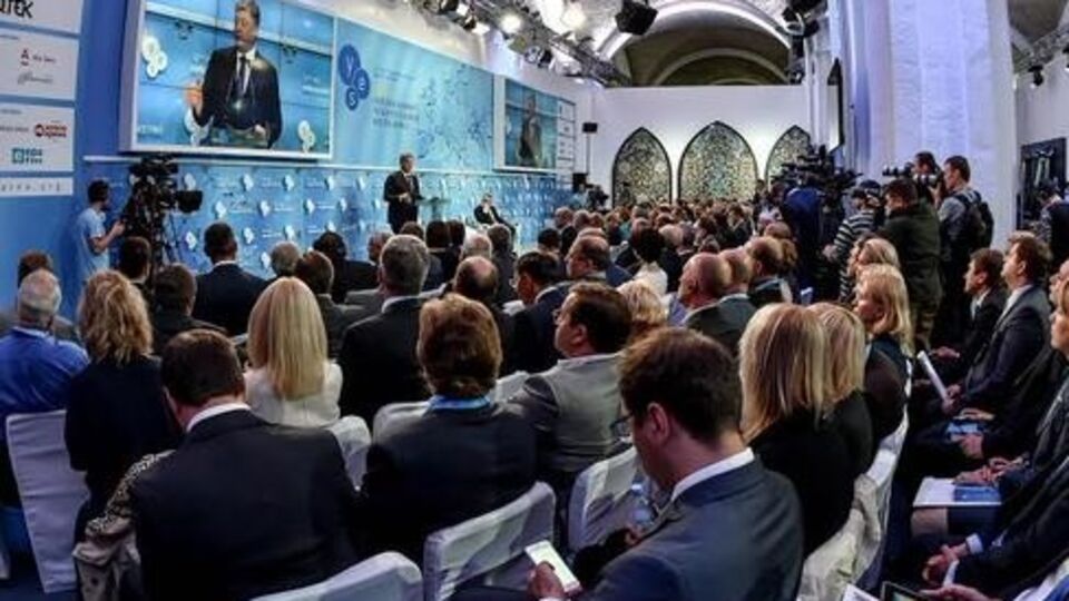 Петр Порошенко выступил за расширение контактной группы