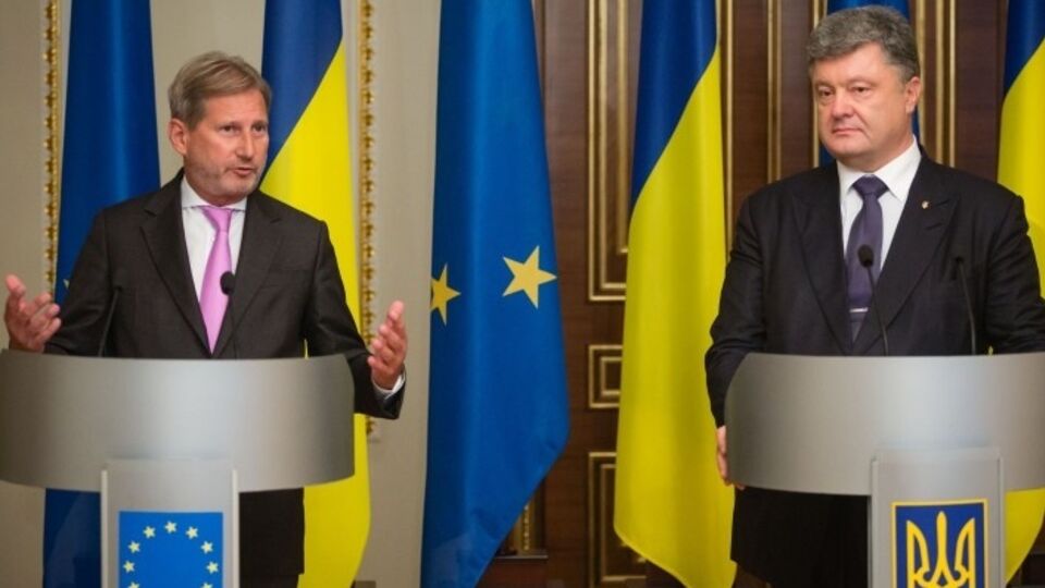 Порошенко провел встречу с еврокомиссаром Ханом