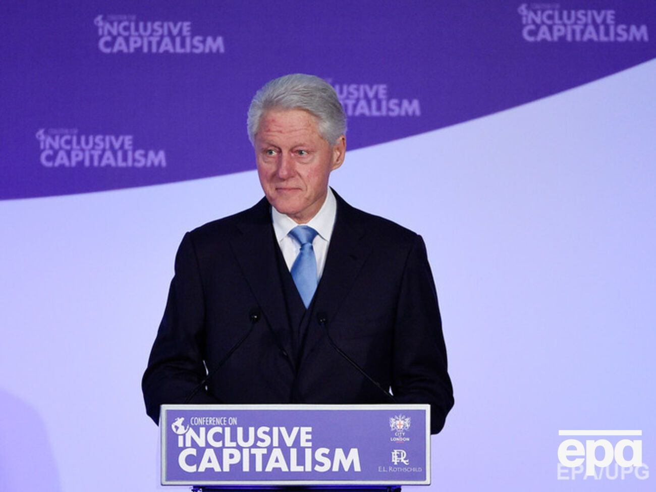 Клинтон пожелал украинцам мира