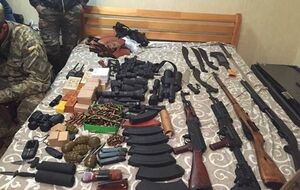 При обысках СБУ изъяла большое количество оружия