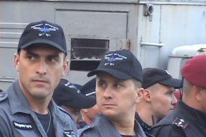 Израильские полицейские в Умани проходят инструктаж вместе с работниками милиции