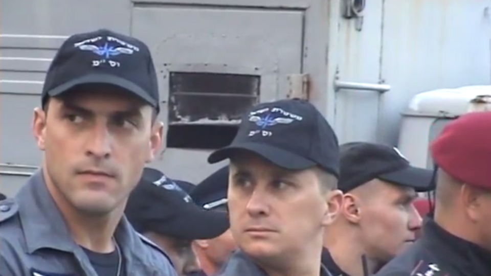 Израильские полицейские в Умани проходят инструктаж вместе с работниками милиции