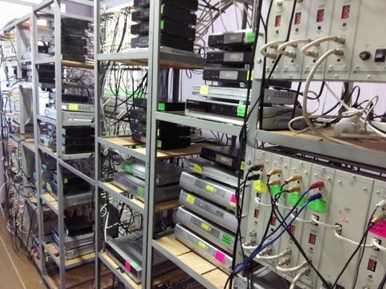 СБУ&nbsp;изъяла серверное оборудование и бухгалтерскую документацию провайдера