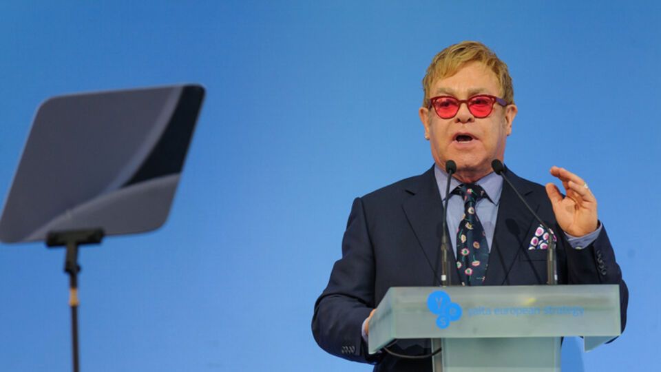 Элтон Джон: Законы, защищающие права человека, способствуют развитию бизнесу. Они способствуют разнообразию