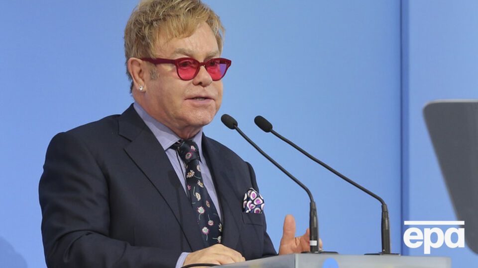 Сэр Элтон Джон заверил Украину в поддержке