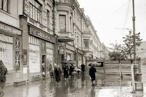 Баррикада на Крещатике между улицами Ленина (сейчас — Богдана Хмельницкого) и Свердлова (Прорезная), 1941 год