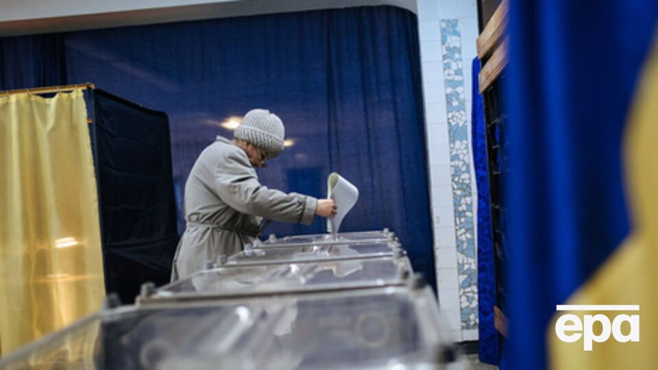 За должность главы Днепропетровска будут бороться три народных депутата