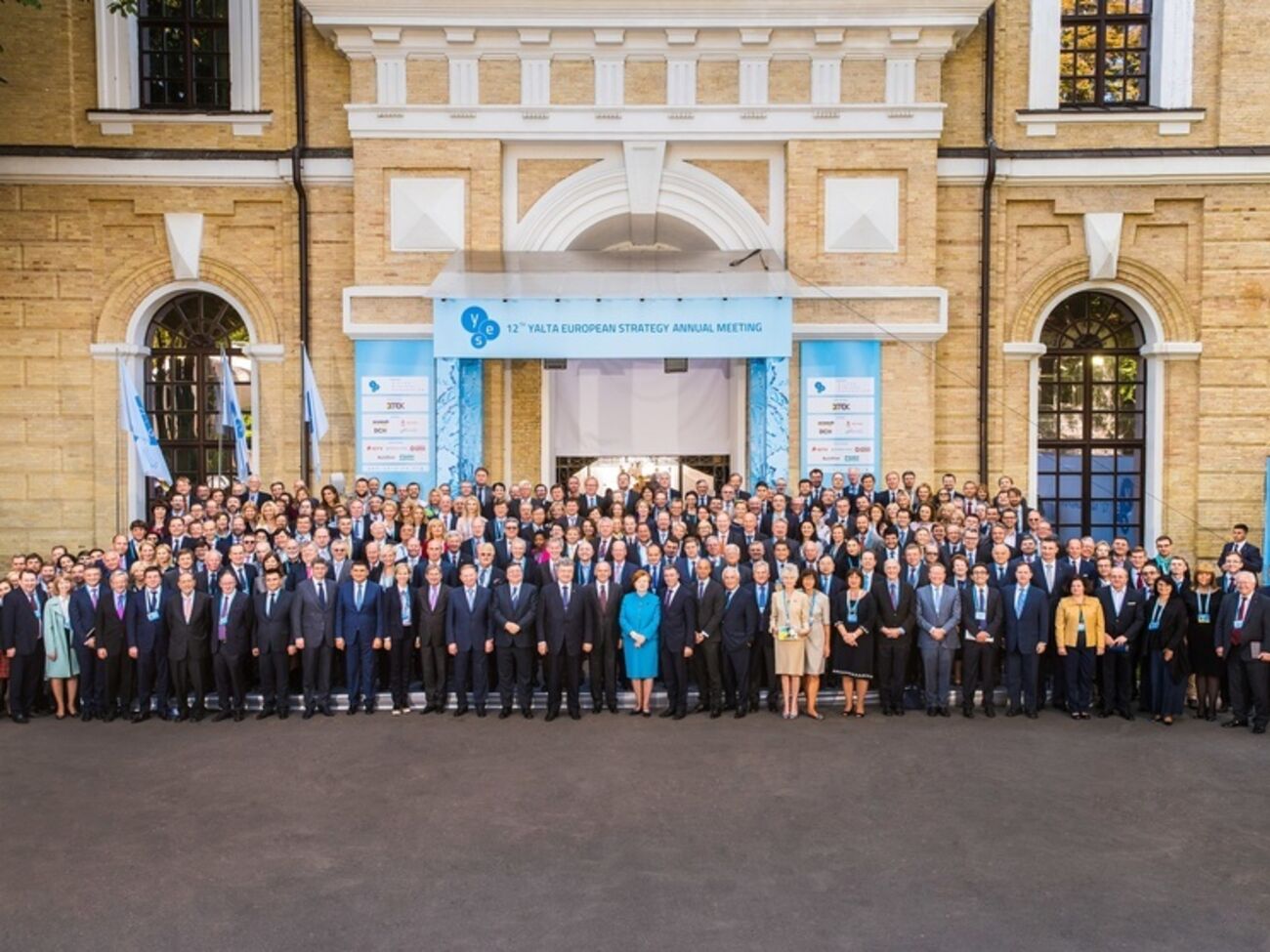 Участники YES верят в экономический рост в Украине, но не верят в завершение конфликта на Донбассе