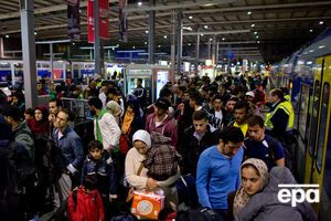 В Мюнхене сообщили о прибытии 12 тыс. беженцев накануне