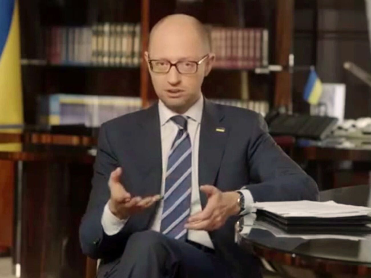 Яценюк: На следующей неделе, в четверг, парламент должен проголосовать за пять законов, которые изменят госбюджет