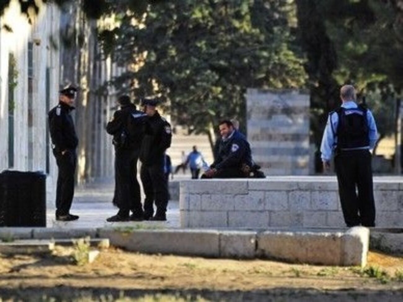 Израильские полицейские взяли ситуацию на Храмовой горе под контроль