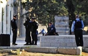 Израильские полицейские взяли ситуацию на Храмовой горе под контроль