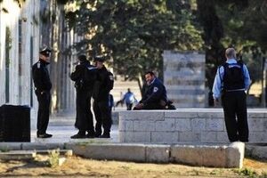 Израильские полицейские взяли ситуацию на Храмовой горе под контроль