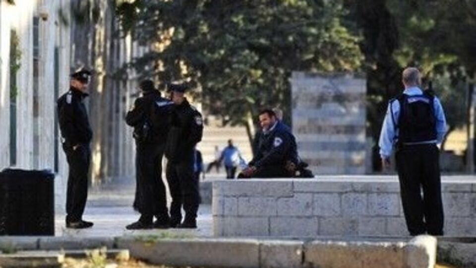 Израильские полицейские взяли ситуацию на Храмовой горе под контроль