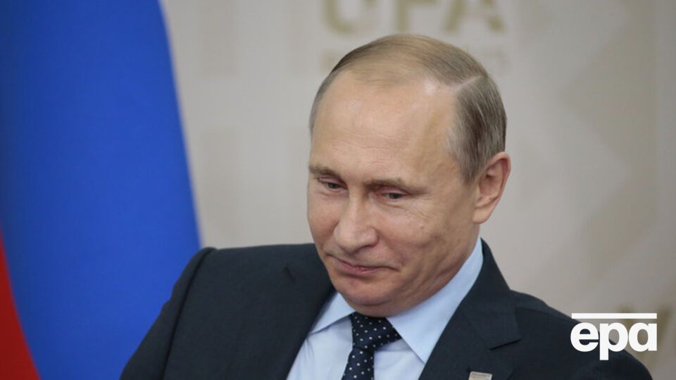 В соцсетях обсуждают сходство Путина со старушкой-богомолкой с картины Репина