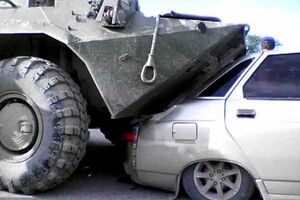 Командование сектора "М" обещало обнародовать подробности ДТП с участием военного БТРа позднее