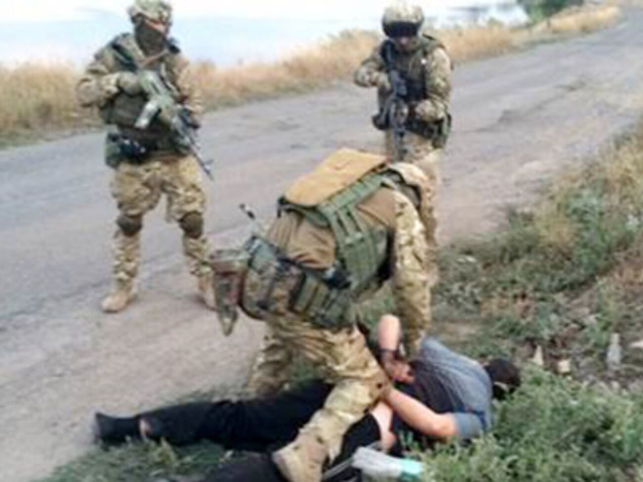 Сотрудники спецслужбы задержали организатора сети и четверых информаторов