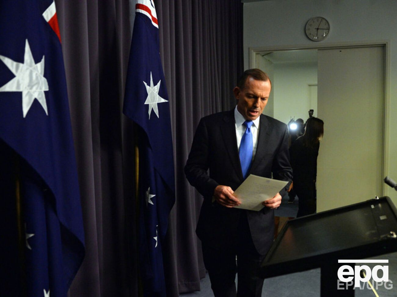 Эбботу придется уйти в отставку