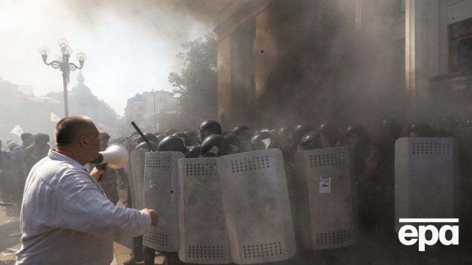 В столкновениях погибли три человека