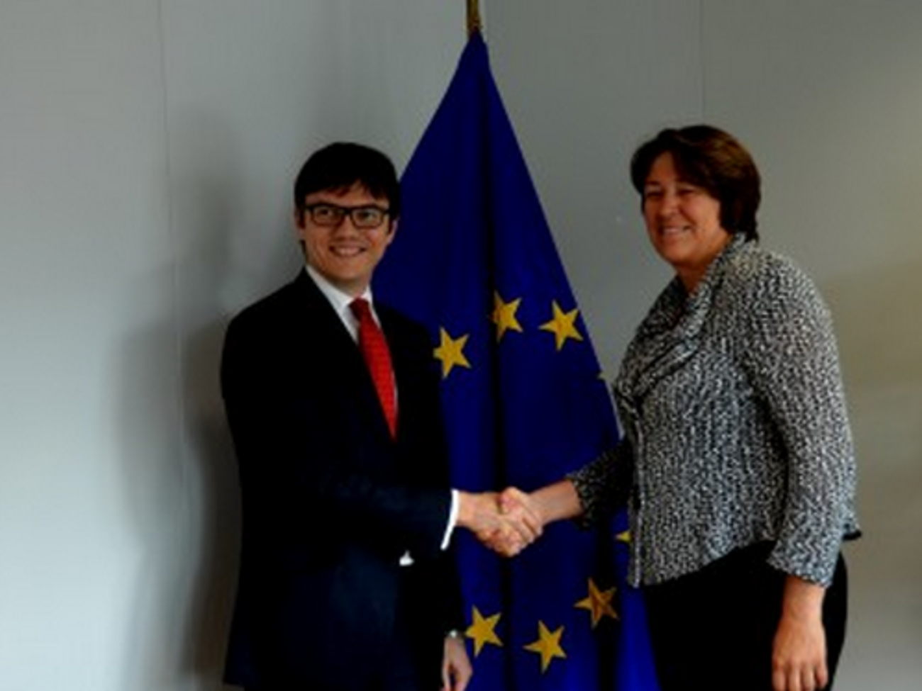 Министр инфраструктуры Украины Андрей Пивоварский и еврокомиссар по вопросам транспорта Виолетта Булц