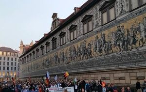 Акция Pegida ("Европейцы-патриоты против исламизации Запада") в Дрездене, Германия. 14 сентября 2015 года