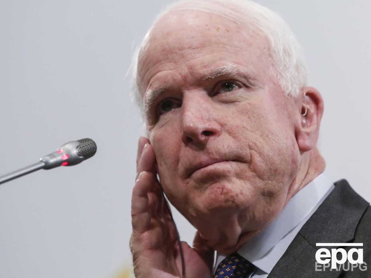 Маккейн заявил, что не посещает "воображаемых стран"