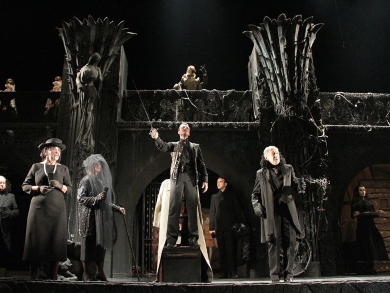 Завершит гастроли спектакль "В плену страстей или Каменный властелин"