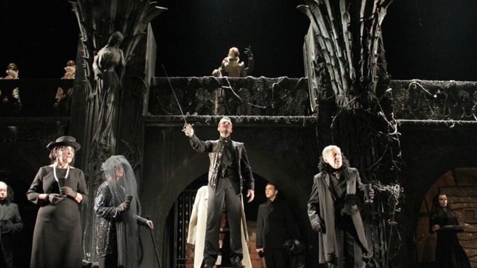 Завершит гастроли спектакль "В плену страстей или Каменный властелин"