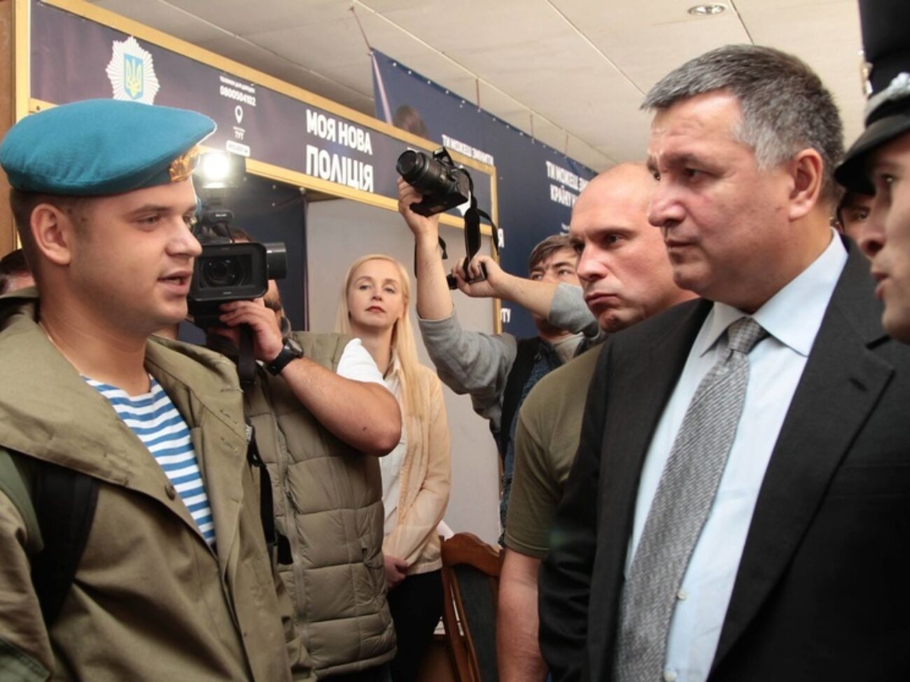 Аваков: Глава патрульных Украины Фацевич встретил в очереди кандидатов сослуживца-десантника из 79-й бригады